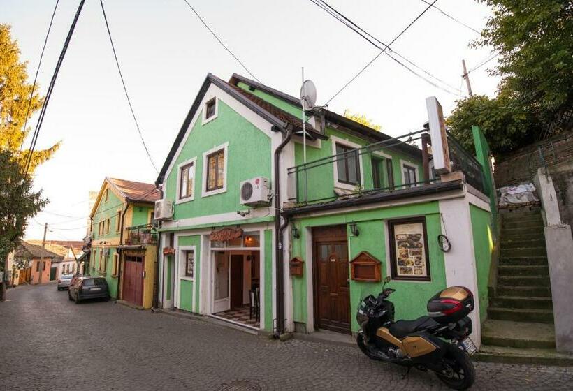 هاستل Gardoš Rooms