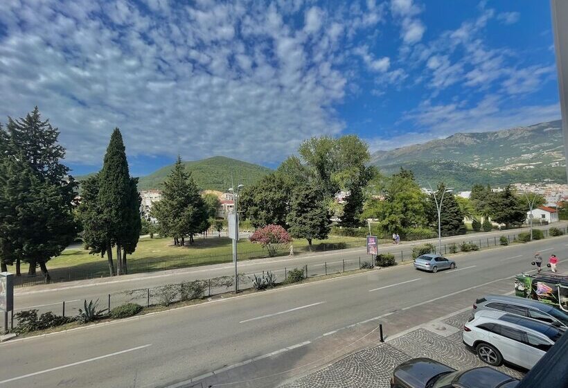 هتل Comfort Apartments Pasha