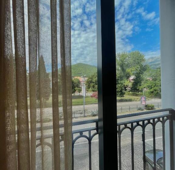 هتل Comfort Apartments Pasha