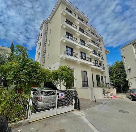 هتل Comfort Apartments Pasha