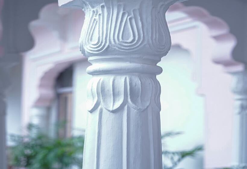 هتل Dev Mahal A Boutique Heritage