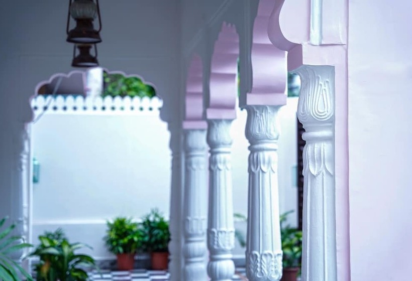 هتل Dev Mahal A Boutique Heritage