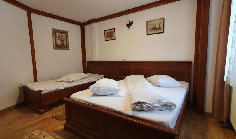 Pensiunea Cota 1200 Piscul Negru