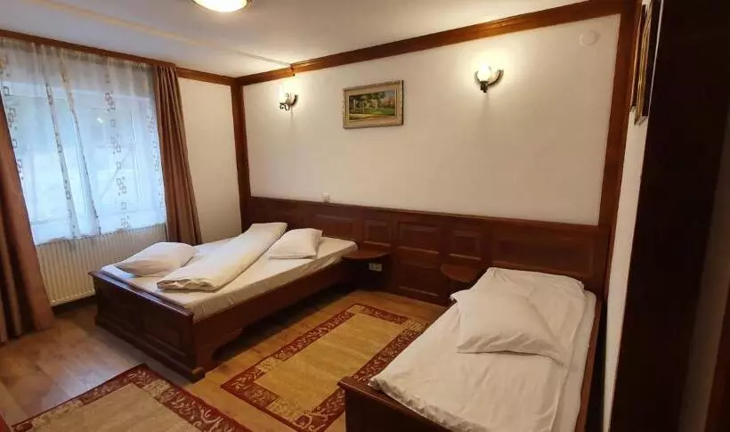 Pensiunea Cota 1200 Piscul Negru