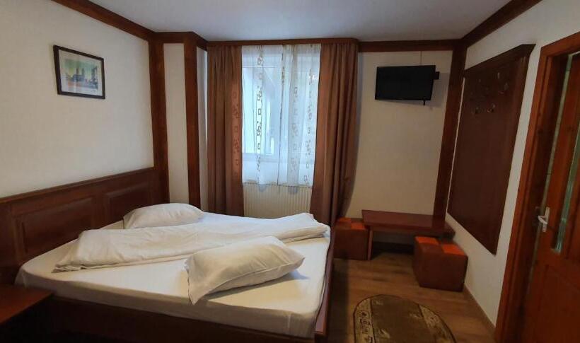 Pensiunea Cota 1200 Piscul Negru