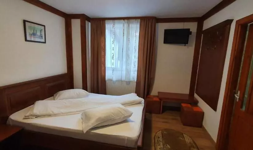 Pensiunea Cota 1200 Piscul Negru