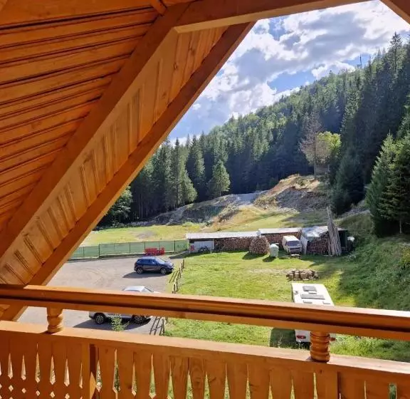 Pensiunea Cota 1200 Piscul Negru