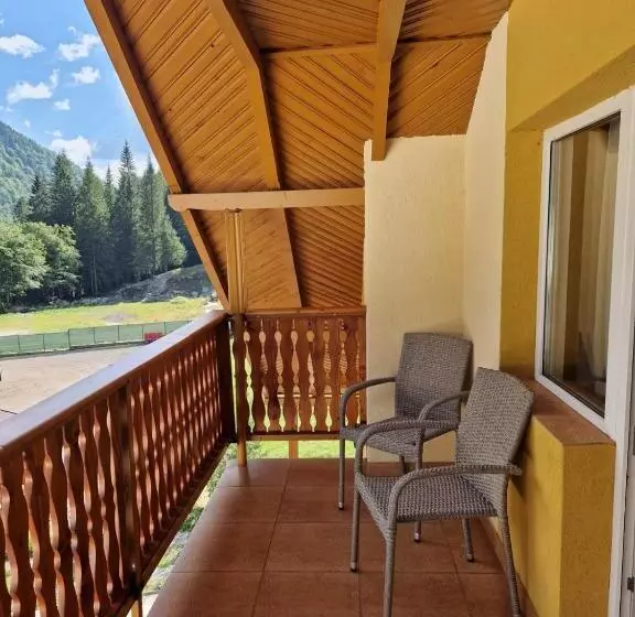 Pensiunea Cota 1200 Piscul Negru