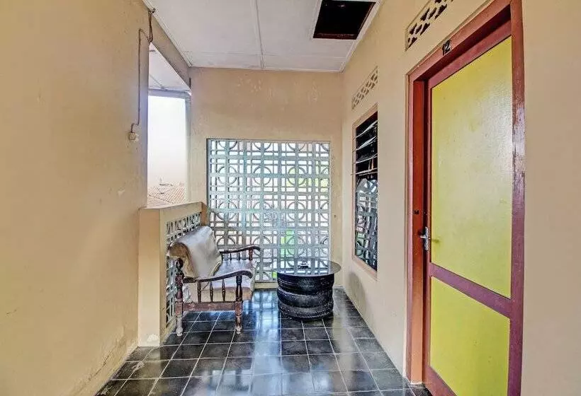 Spot On 92763 Hotel Melati Sukoasih