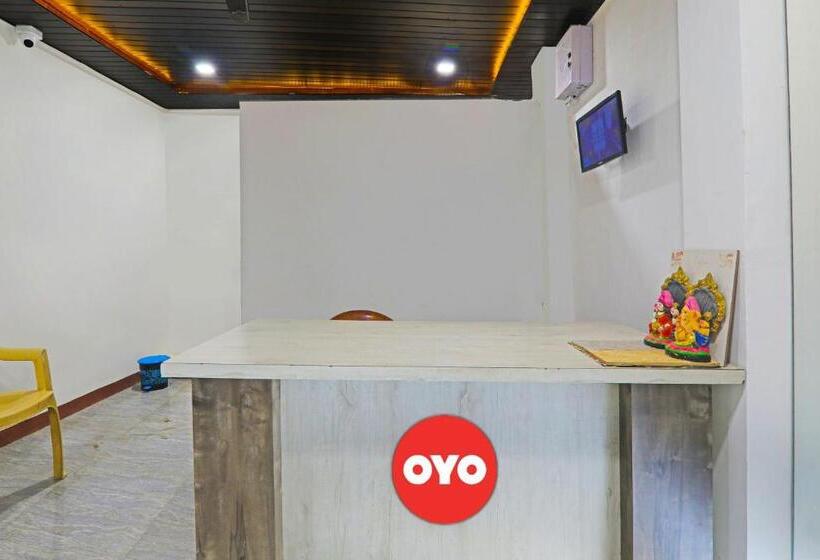 בית מלון כפרי Oyo Flagship Metro Guest House