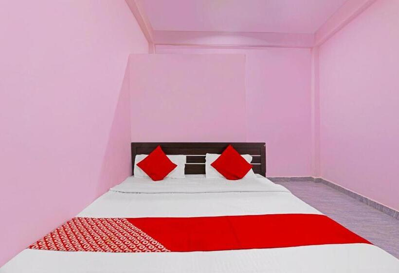 בית מלון כפרי Oyo Flagship Metro Guest House