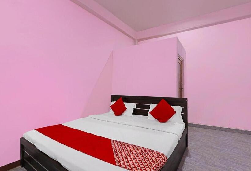 בית מלון כפרי Oyo Flagship Metro Guest House