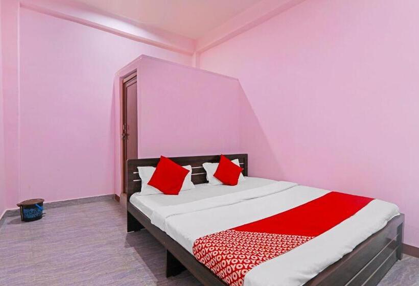 בית מלון כפרי Oyo Flagship Metro Guest House