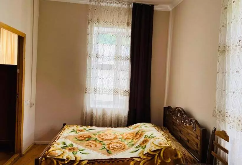 Manoni Ratiani S Hostel