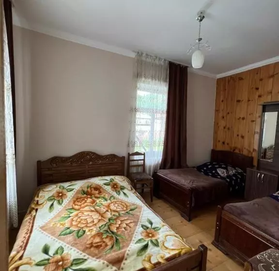 Manoni Ratiani S Hostel