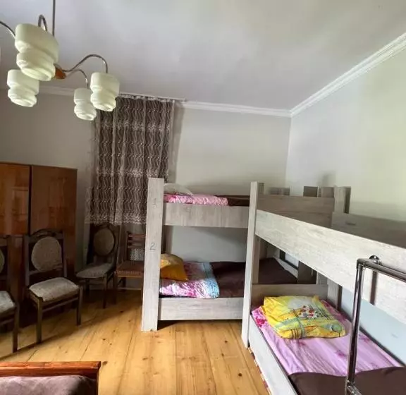 Manoni Ratiani S Hostel