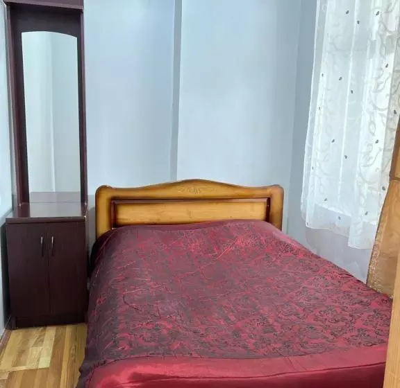 Manoni Ratiani S Hostel