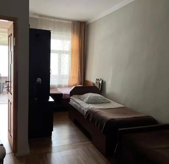 Manoni Ratiani S Hostel