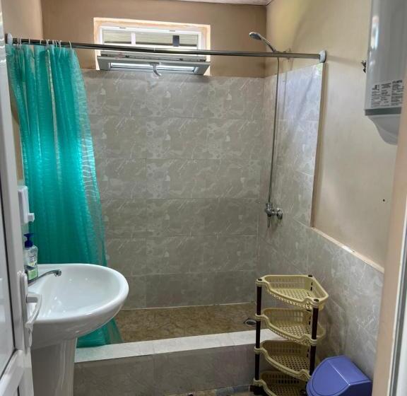 Manoni Ratiani S Hostel