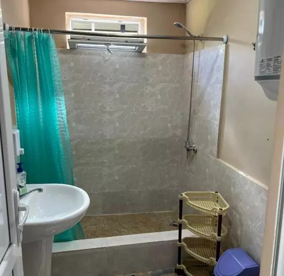 Manoni Ratiani S Hostel