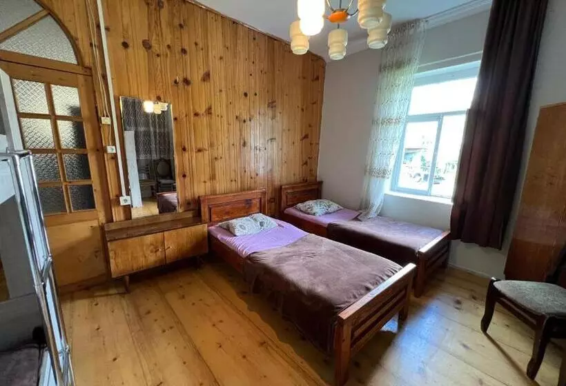 Manoni Ratiani S Hostel