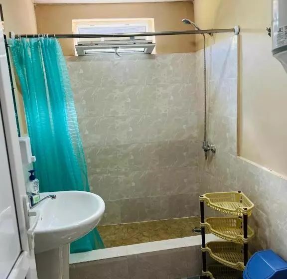 Manoni Ratiani S Hostel