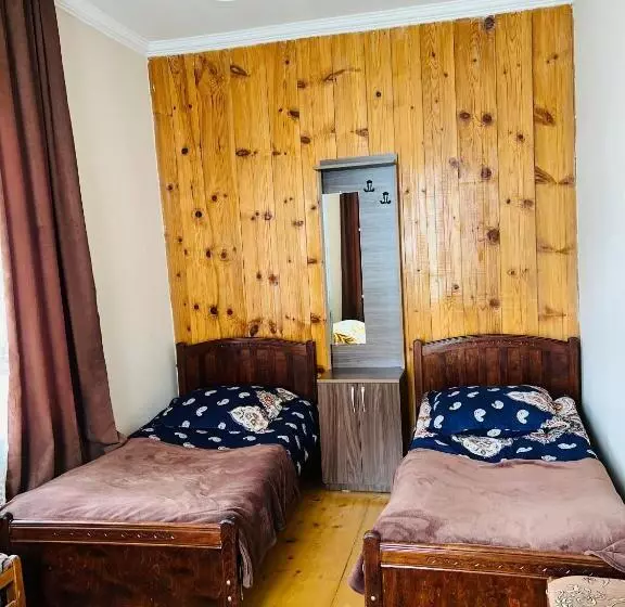 Manoni Ratiani S Hostel