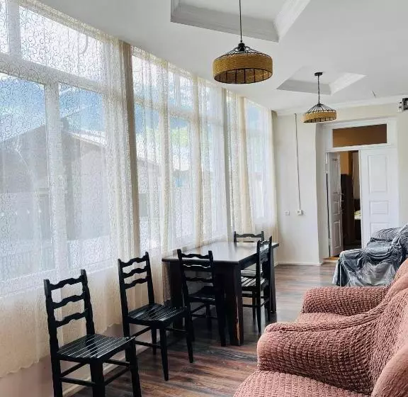 Manoni Ratiani S Hostel