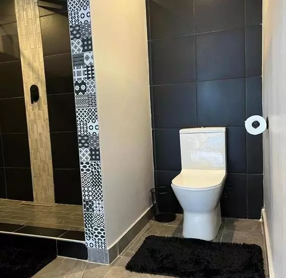 Majatalo 12 Calderbank