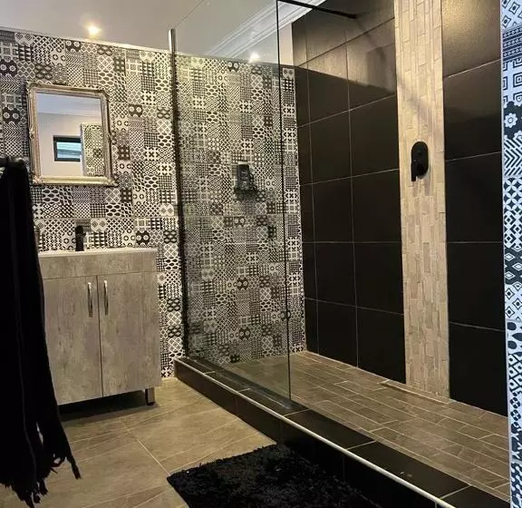 Majatalo 12 Calderbank