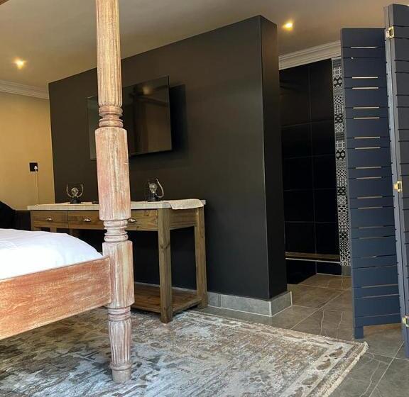 Pension 12 Calderbank