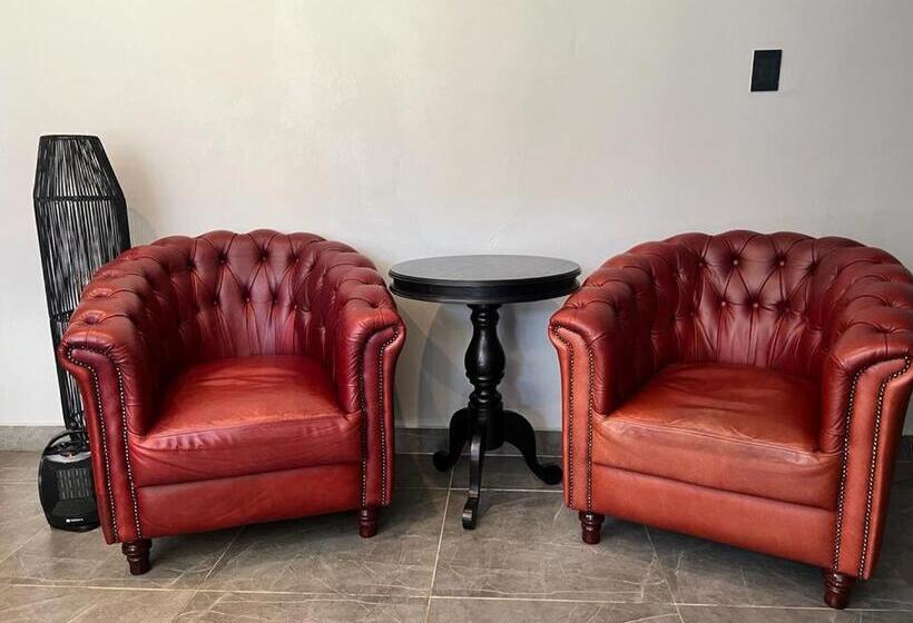 Pension 12 Calderbank