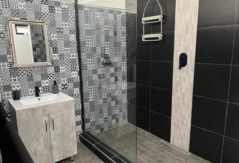 Pension 12 Calderbank