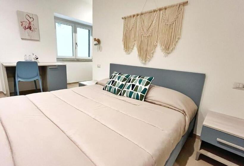 پانسیون Flamingo Suites