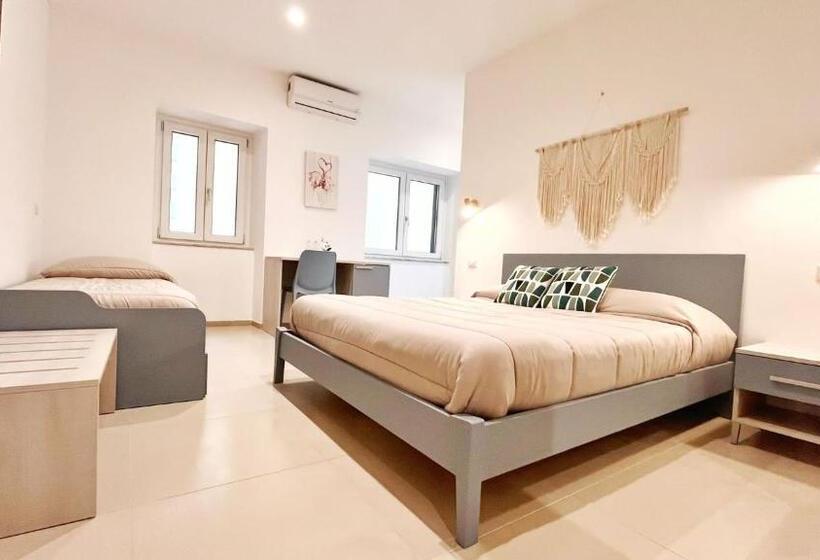 پانسیون Flamingo Suites