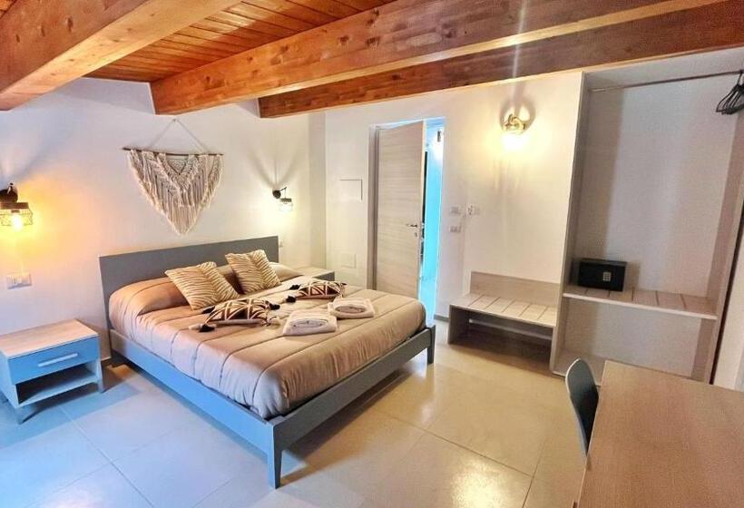 پانسیون Flamingo Suites