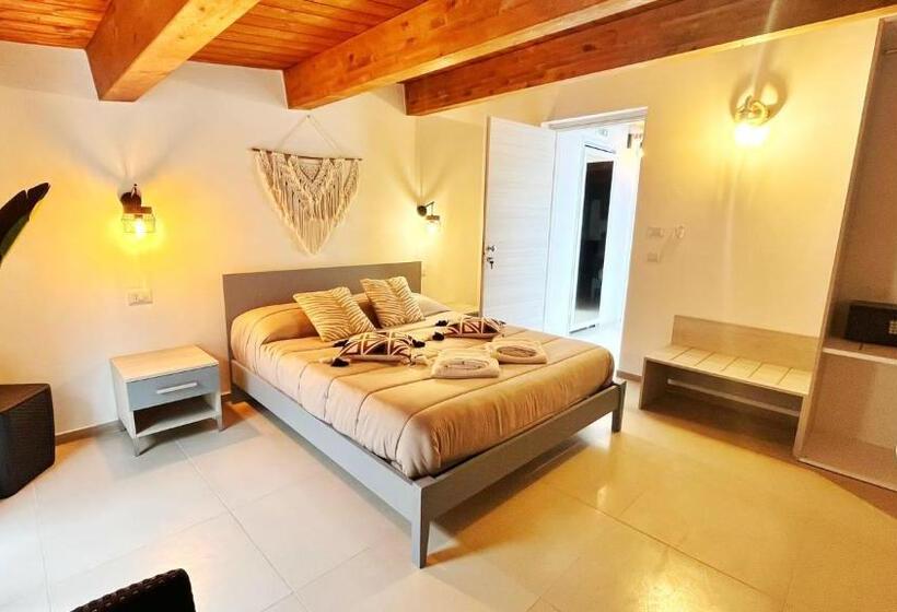 پانسیون Flamingo Suites