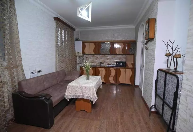 ペンション Guest House