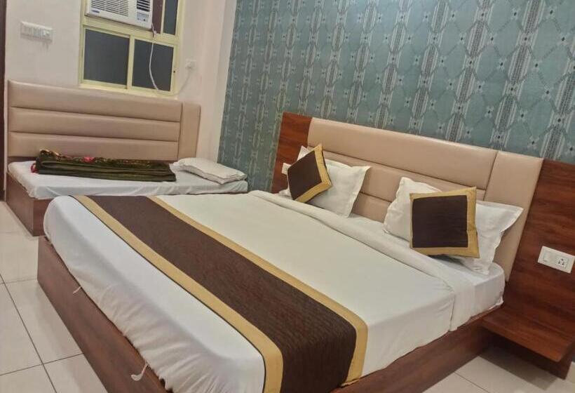 The Holy Stay By Shriji Hotel Group