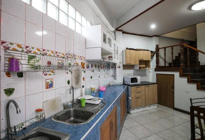 הוסטל Backpacker Social Experience