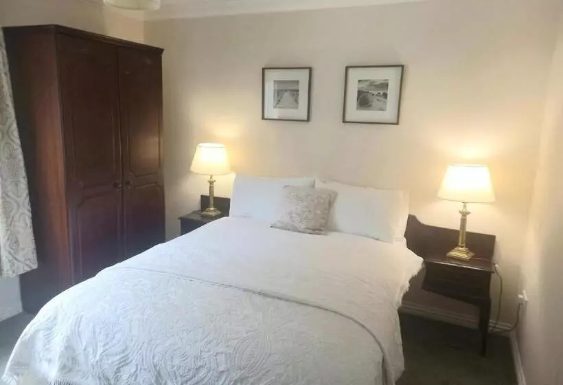 Aamiaismajoitus (B&B) Adare House