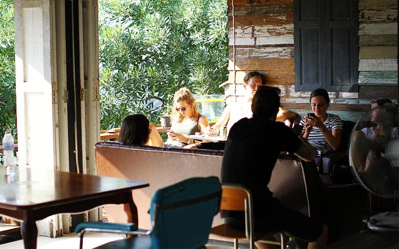 هتل At Home Guest House