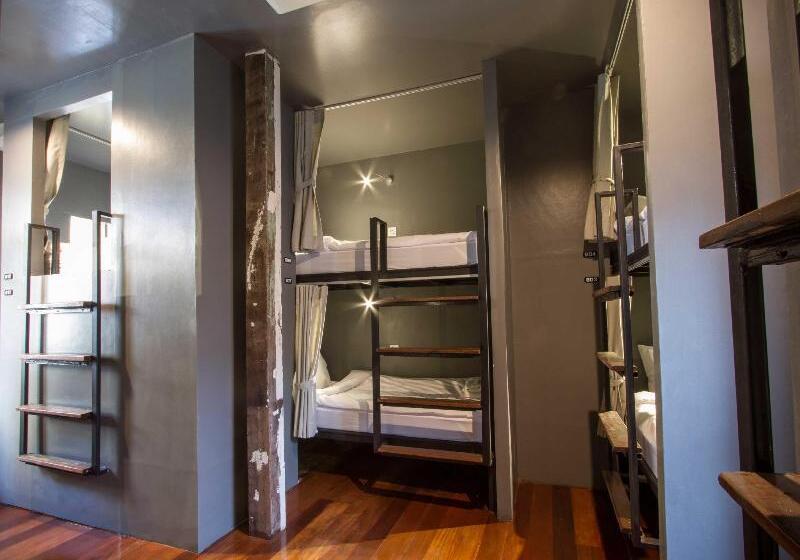 هتل At Home Guest House