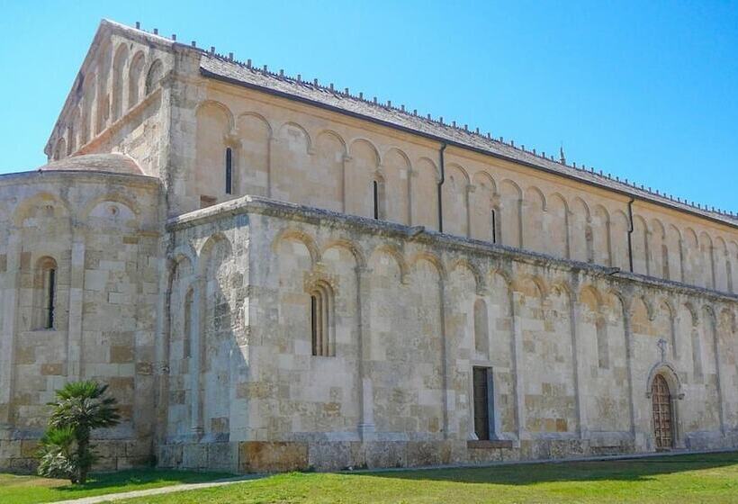 בית מלון כפרי Bellamarina Resort