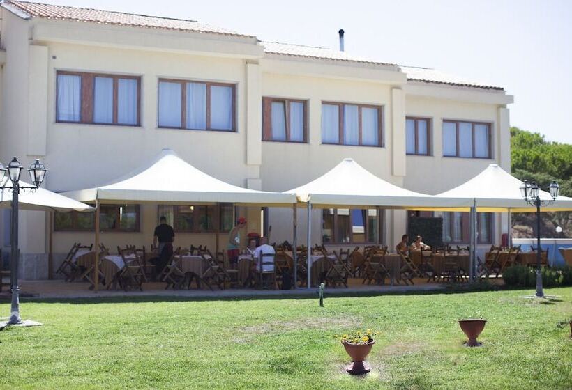 בית מלון כפרי Bellamarina Resort