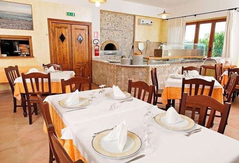 בית מלון כפרי Bellamarina Resort