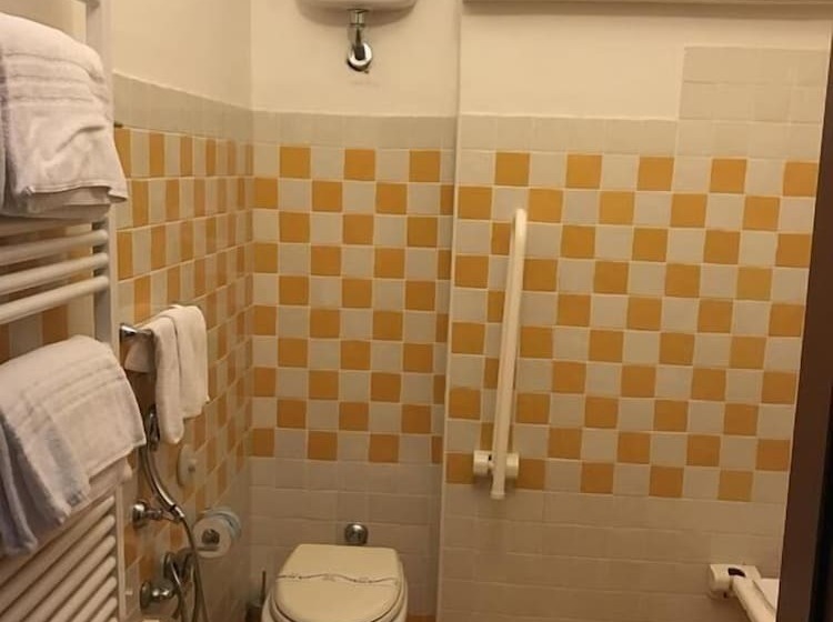 בית מלון כפרי Bellamarina Resort