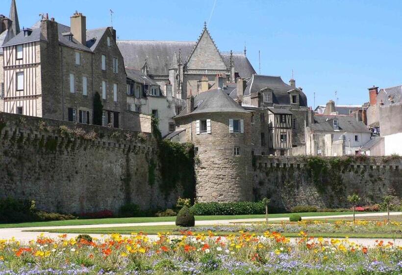 호텔 Ibis Budget Vannes