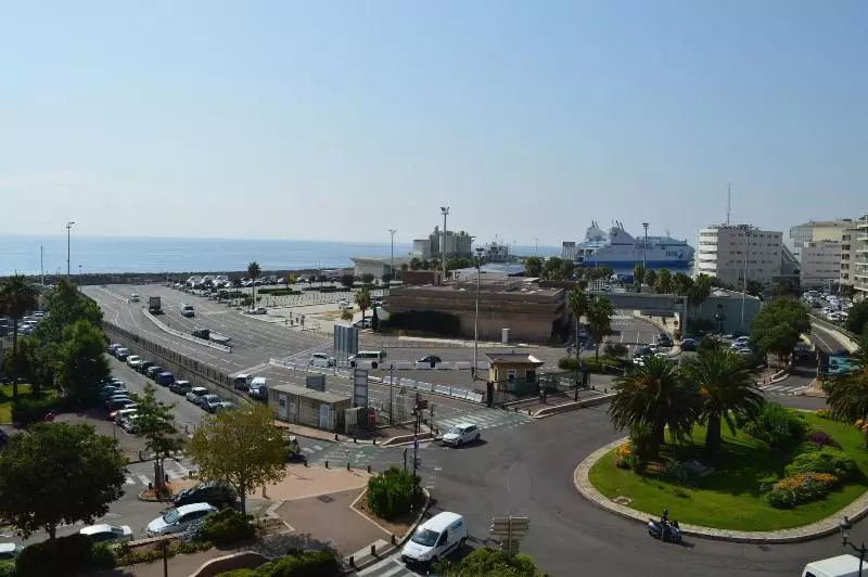 هتل Port Toga