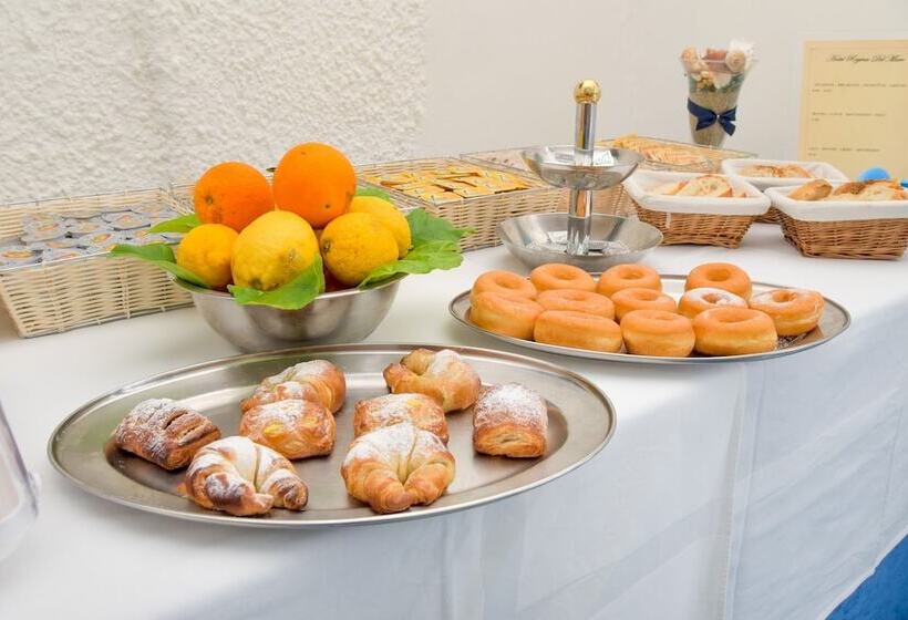 Отель Regina Del Mare